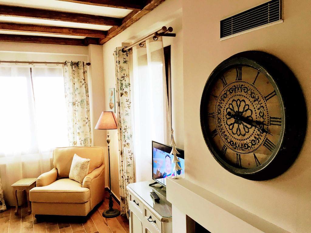 Almondhouse Suites With Fireplace - Adults Only Arachova Exterior photo