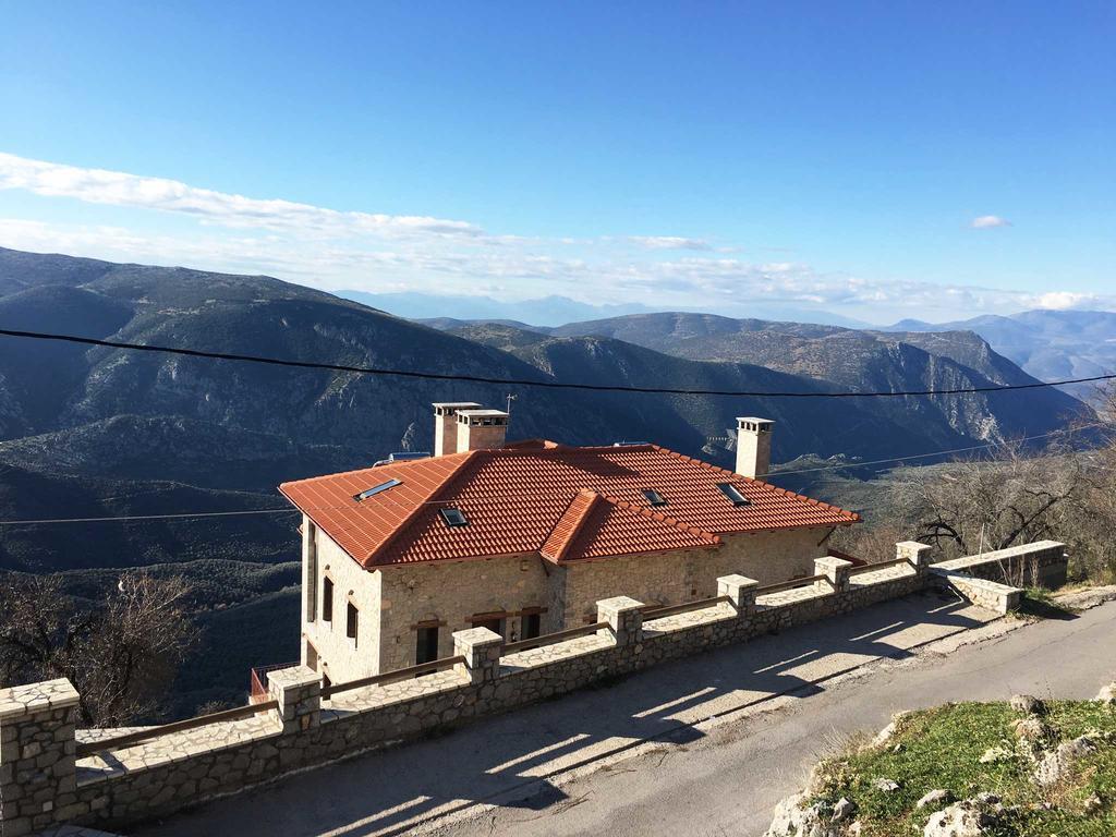 Almondhouse Suites With Fireplace - Adults Only Arachova Exterior photo