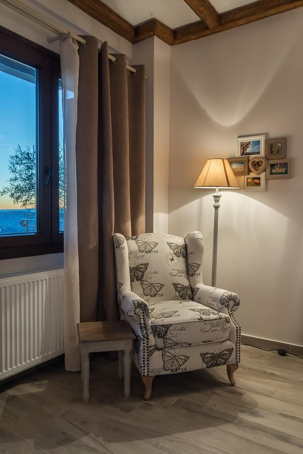 Almondhouse Suites With Fireplace - Adults Only Arachova Exterior photo