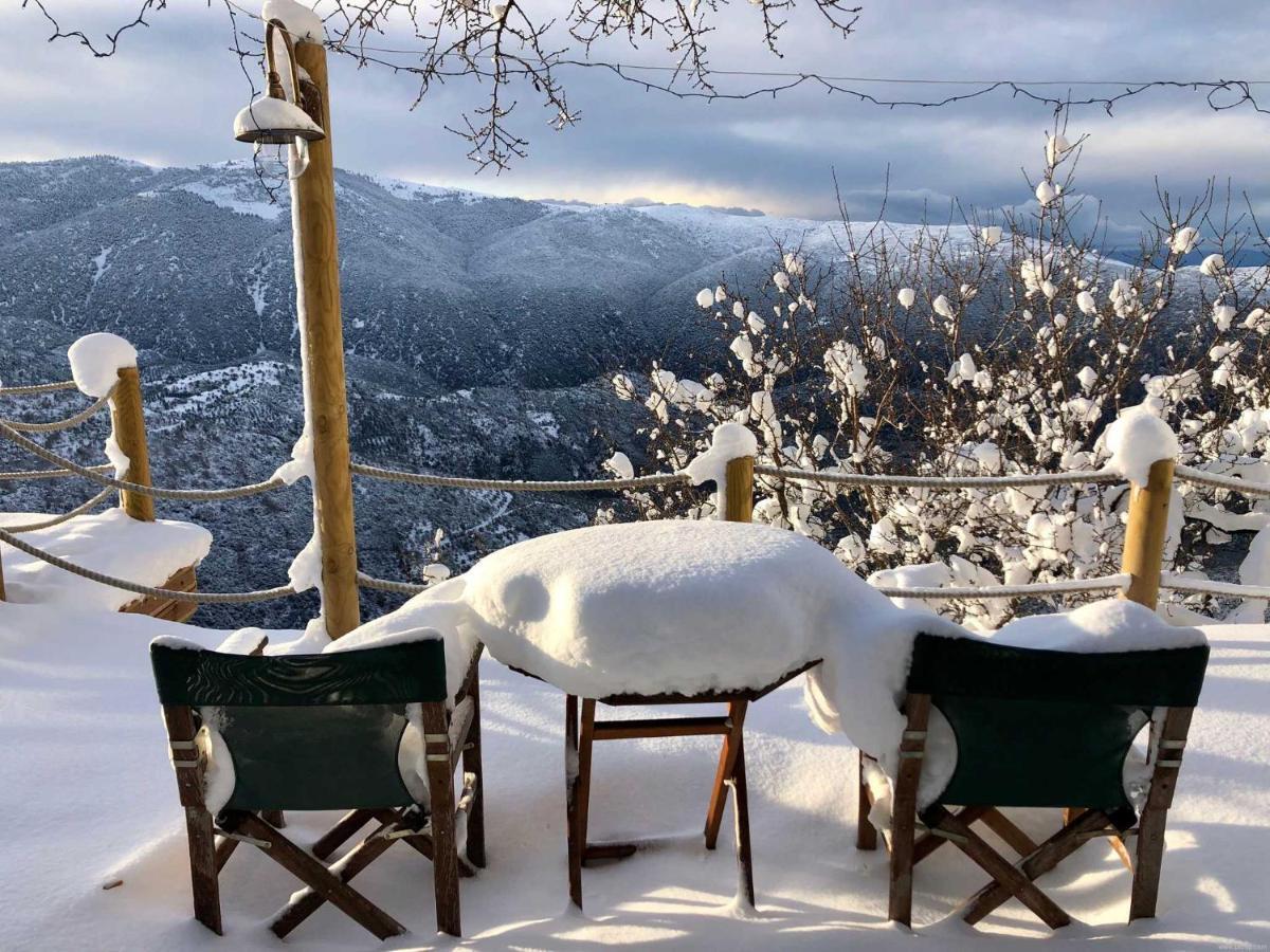 Almondhouse Suites With Fireplace - Adults Only Arachova Exterior photo